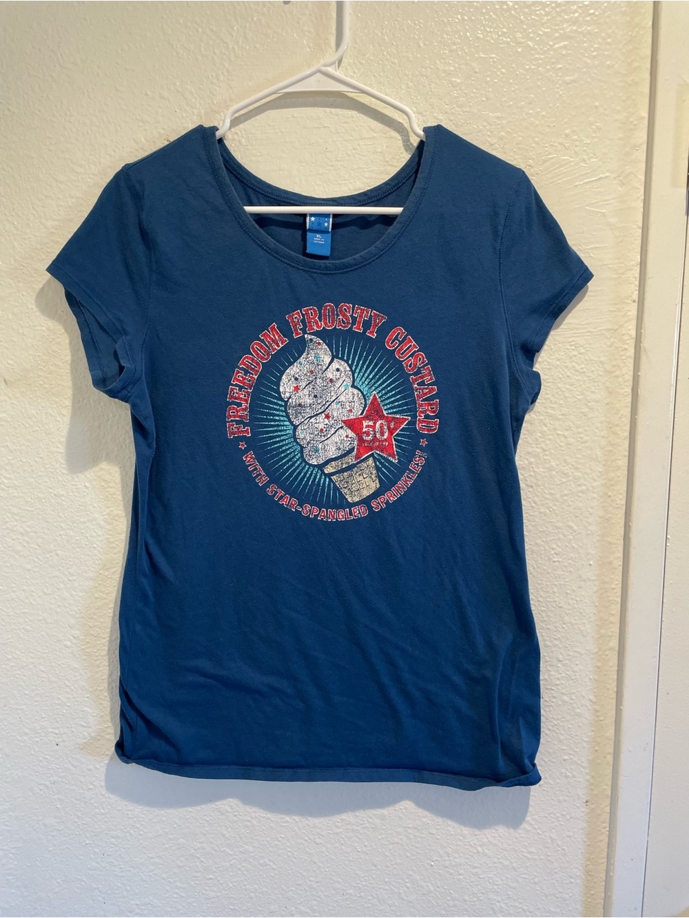 ✨ Americana Freedom Frosty Custard Graphic Tee | Sz XL 🍦